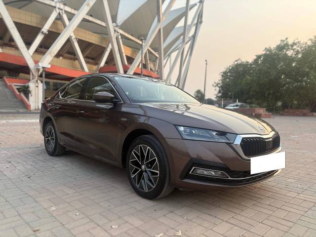 https://images10.gaadi.com/usedcar_image/4509999/original/processed_66eebbafe661ebfd850d655740e3adeb.jpg?imwidth=6400