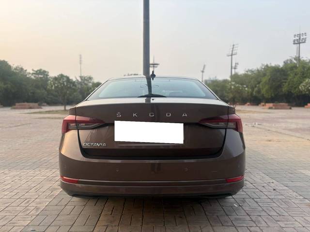 https://images10.gaadi.com/usedcar_image/4509999/original/processed_b689795b30edb15a273f2fff1e003196.jpg?imwidth=6402
