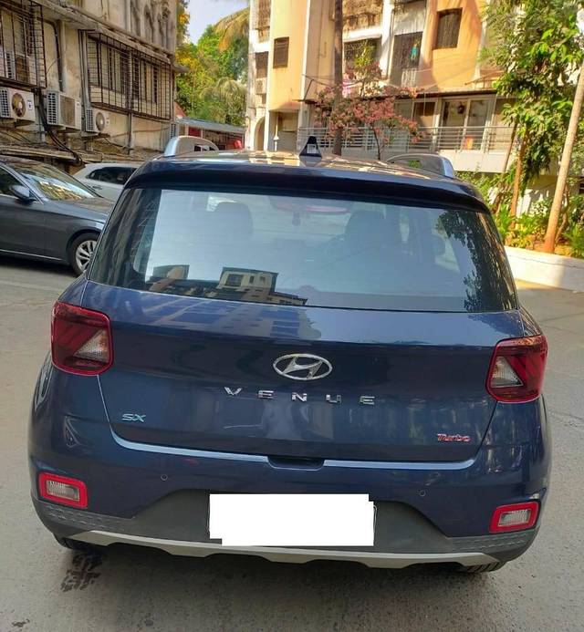 https://images10.gaadi.com/usedcar_image/4510013/original/processed_9dceba8ca37e3c86ae41a1a34a4bb338.jpeg?imwidth=6401