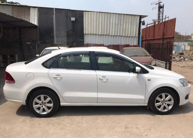 https://images10.gaadi.com/usedcar_image/4510014/original/3bae9e82d6feb43a2e060edaab7ce1a4.jpg?imwidth=6401