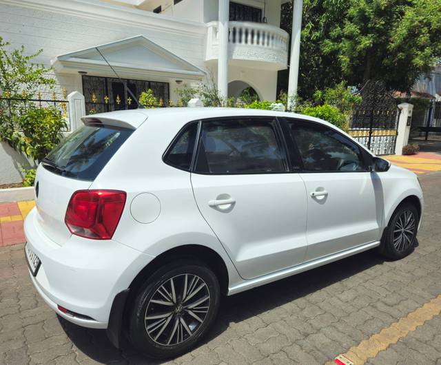 https://images10.gaadi.com/usedcar_image/4510015/original/processed_f7098e0bfe2743c51e625e2b507925b8.jpg?imwidth=6402