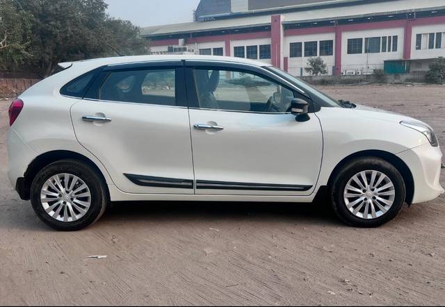 https://images10.gaadi.com/usedcar_image/4510016/original/0fdb2a6a78e712bc7020666794c02f09.jpg?imwidth=6401