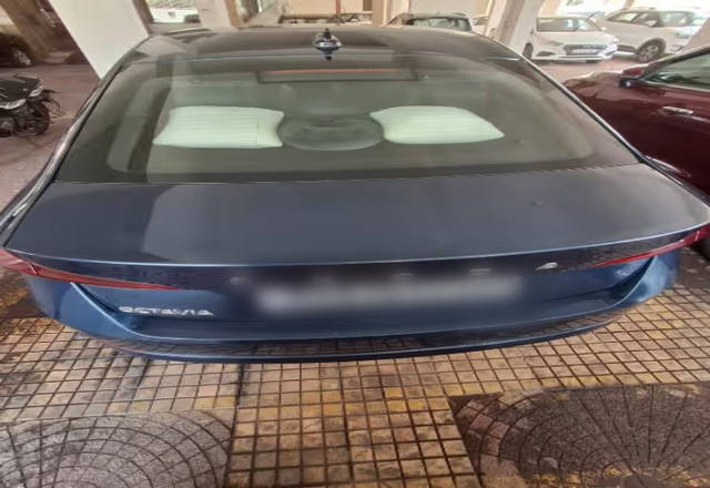https://images10.gaadi.com/usedcar_image/4510028/original/0f2bdc0c-36c2-49ff-b046-0f9761884b9b.?imwidth=6402