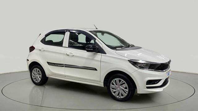 https://images10.gaadi.com/usedcar_image/4510029/original/9fbefc350f1dd5408db08a07a46d2b5d.jpg?imwidth=6400