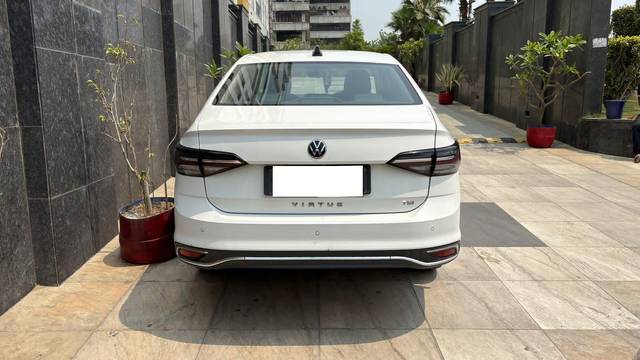 https://images10.gaadi.com/usedcar_image/4510044/original/processed_395c77275e86f398f93f9a1021afcfd3.jpg?imwidth=6402
