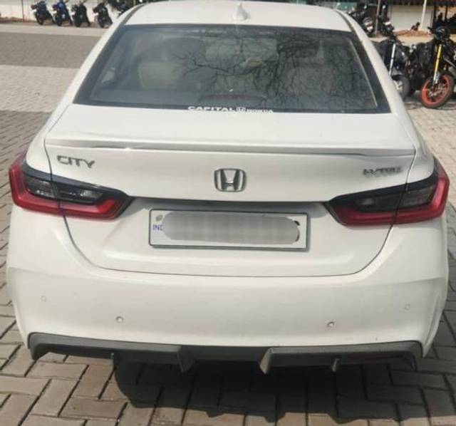 https://images10.gaadi.com/usedcar_image/4510045/original/processed_fca73cebc6ff6f2b378020a3d6181b8c.jpg?imwidth=6401
