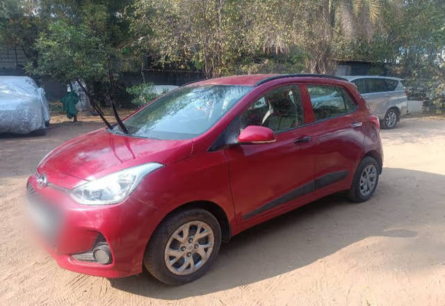 https://images10.gaadi.com/usedcar_image/4510052/original/fbab6e05-45d7-4da0-bfc8-eae4774b7cec.?imwidth=6402