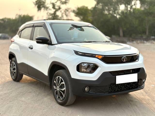 https://images10.gaadi.com/usedcar_image/4510058/original/processed_c0a7cc03-176f-4895-8020-7b5af24da3e9.jpg?imwidth=6400