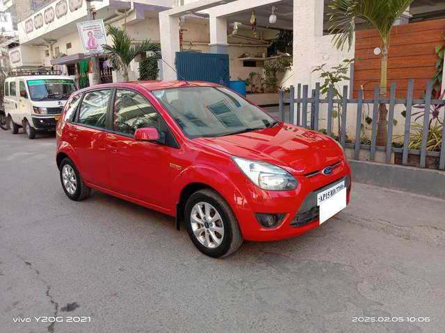 https://images10.gaadi.com/usedcar_image/4510066/original/processed_34950fa34545a76d0438e49e5a335c45.jpg?imwidth=6400