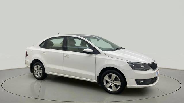 https://images10.gaadi.com/usedcar_image/4510108/original/a241e118c2c1585955ac383e76301c99.jpg?imwidth=6400