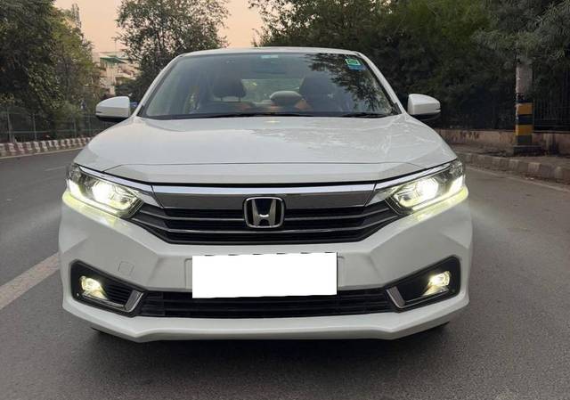 https://images10.gaadi.com/usedcar_image/4510123/original/processed_426071b40e49afe6834fd0127d6949f5.jpg?imwidth=6402