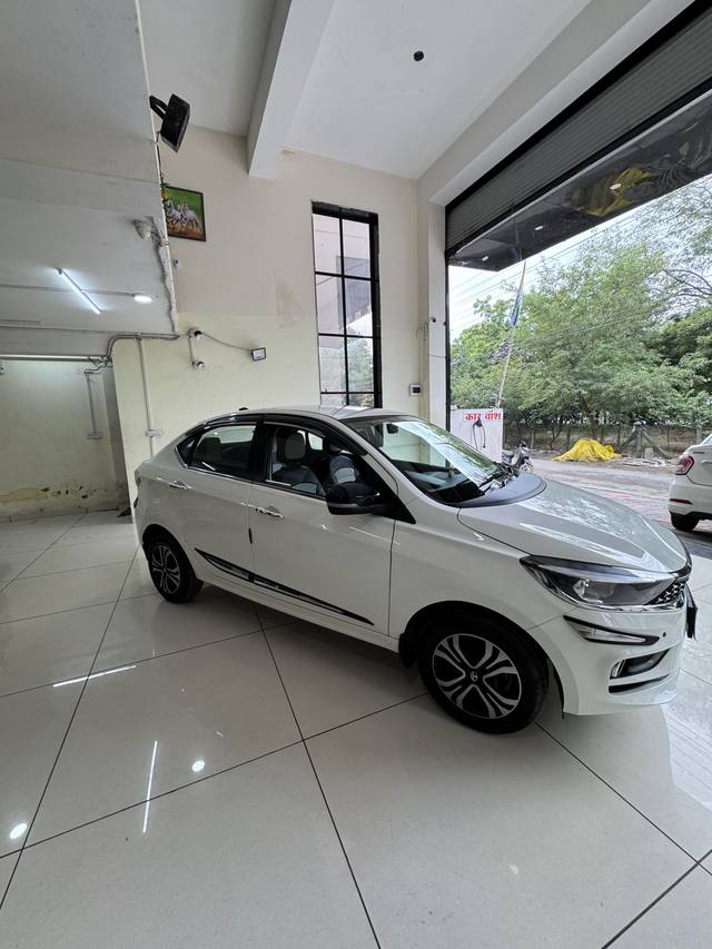 https://images10.gaadi.com/usedcar_image/4510125/original/62083c6567ee97752ccfd40fa4975bdf.jpg?imwidth=6402