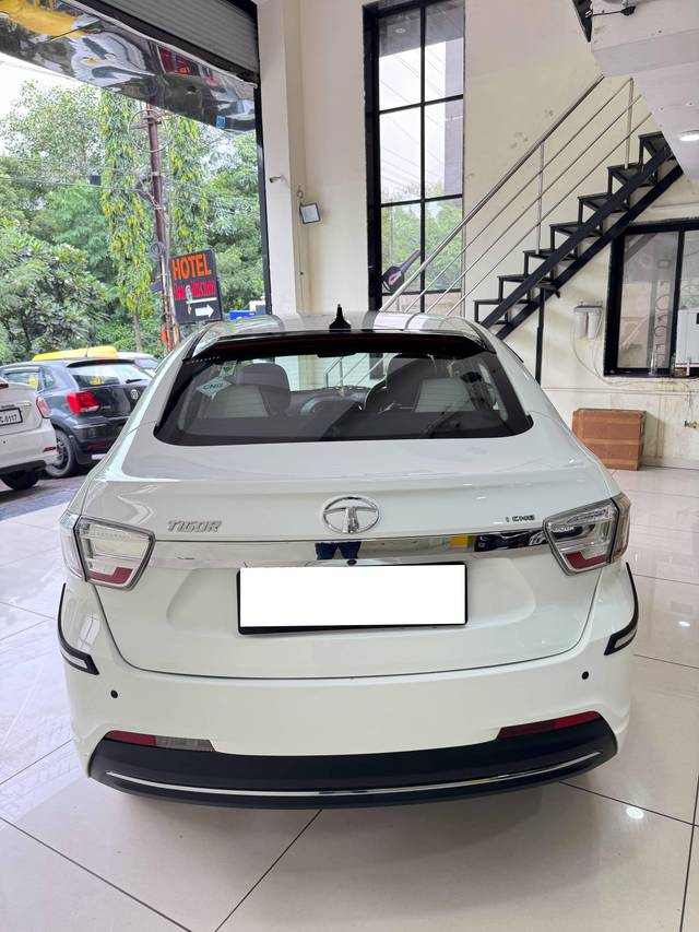https://images10.gaadi.com/usedcar_image/4510125/original/processed_67e0b5c9e50beb17e4b19b075a26e8c9.jpg?imwidth=6401