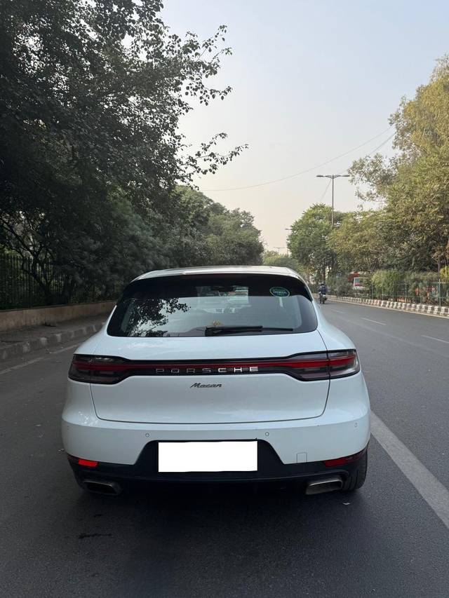 https://images10.gaadi.com/usedcar_image/4510127/original/processed_bb0cde8668ce011c971c0bf2c5796d9e.jpg?imwidth=6401
