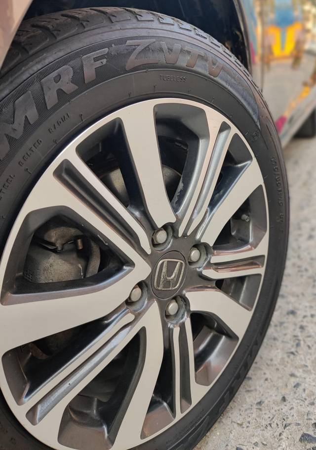 https://images10.gaadi.com/usedcar_image/4510132/original/007aa24f27ea94fc46dcc622d5c3f093.jpg?imwidth=6402