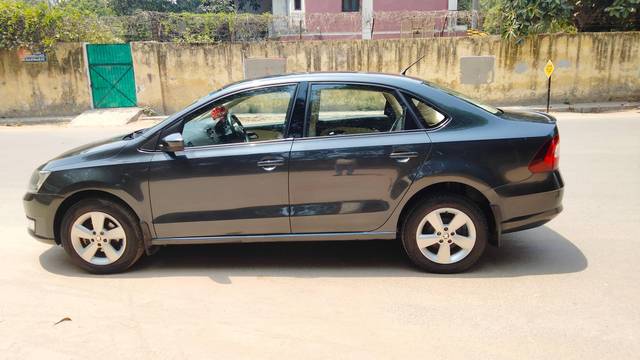 https://images10.gaadi.com/usedcar_image/4510138/original/processed_94e0a413384e218f0f905360c575f527.jpg?imwidth=6402