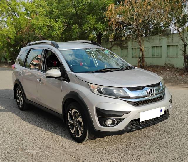 https://images10.gaadi.com/usedcar_image/4510142/original/processed_349803ce46874039983365fc69056a6e.jpg?imwidth=6400