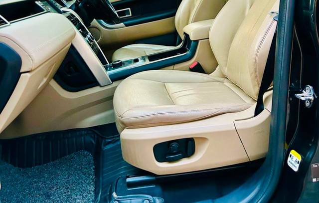 https://images10.gaadi.com/usedcar_image/4510156/original/5c3585d3df8c09e55f2d28f561478f6a.jpg?imwidth=6402