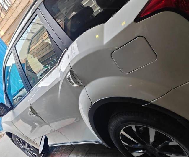 https://images10.gaadi.com/usedcar_image/4510168/original/4efe3c0f2c9ae20a6d782f95ccd65986.jpg?imwidth=6402