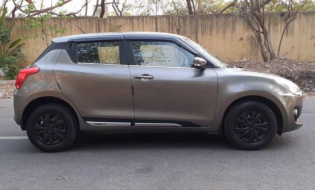 https://images10.gaadi.com/usedcar_image/4510172/original/processed_23085a50bc613be48d538a60618e16c8.jpg?imwidth=6401