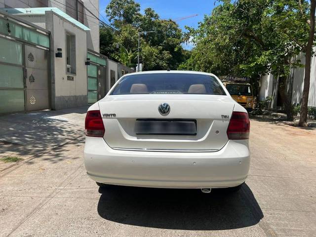 https://images10.gaadi.com/usedcar_image/4510175/original/processed_9834d2be4b712a5f393eaff33d34ba78.jpg?imwidth=6402