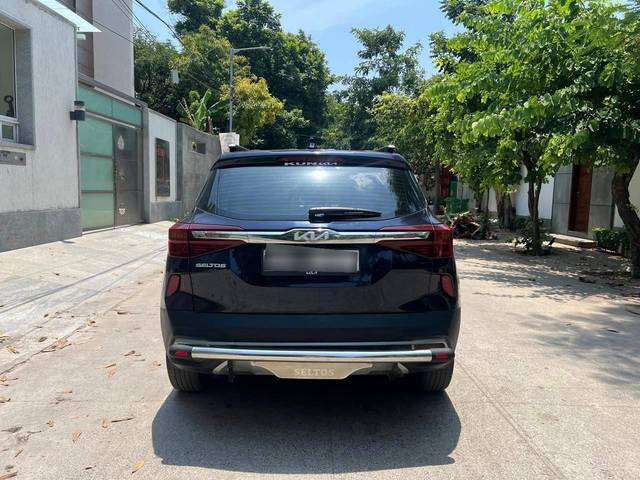 https://images10.gaadi.com/usedcar_image/4510181/original/processed_c9dc74a20ae46a6f58e0b03a65ca5cef.jpg?imwidth=6402
