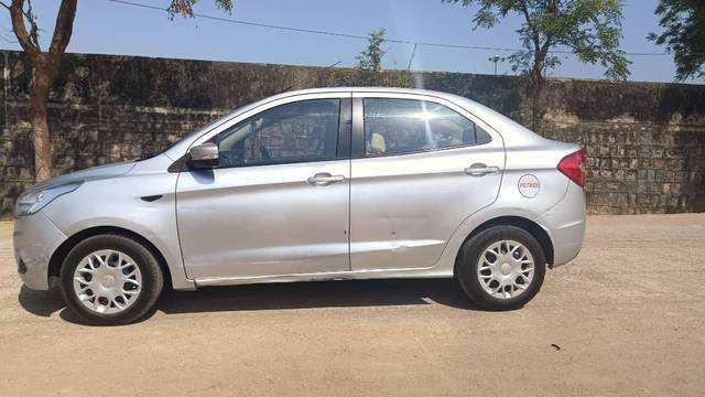 https://images10.gaadi.com/usedcar_image/4510186/original/processed_31d85eba-7e32-46b8-b127-e51df8e178ba.jpg?imwidth=6402