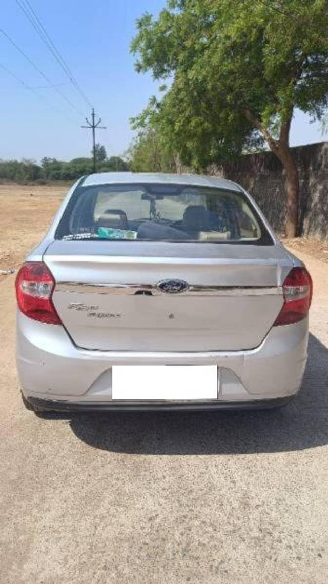 https://images10.gaadi.com/usedcar_image/4510186/original/processed_49aac842-276f-4d66-b13f-072a7becc43c.jpg?imwidth=6401