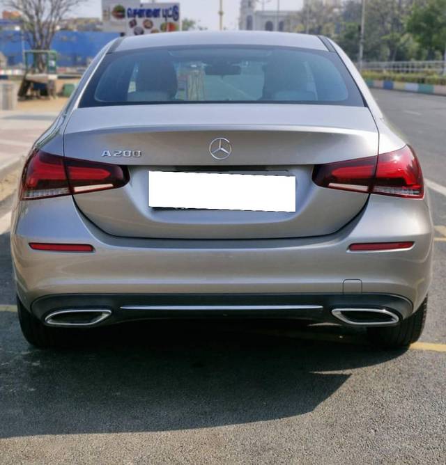 https://images10.gaadi.com/usedcar_image/4510187/original/processed_f7ee1dd136922e1616beb982ee9d4612.jpg?imwidth=6402