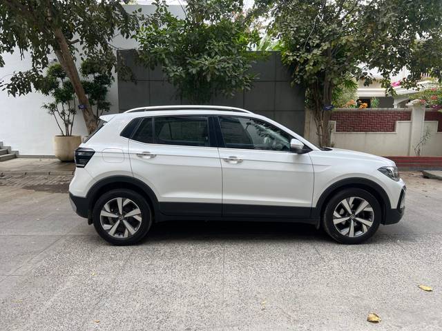 https://images10.gaadi.com/usedcar_image/4510194/original/0e01f6f29603415f6f21ab6c9d7ee343.jpg?imwidth=6401