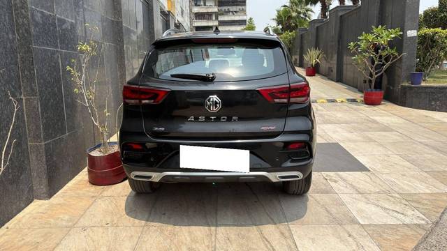 https://images10.gaadi.com/usedcar_image/4510197/original/processed_a3d3b45d6bf8575af9c0afd0abf5a6c0.jpg?imwidth=6402