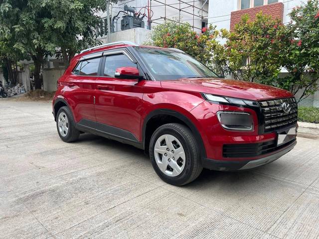 https://images10.gaadi.com/usedcar_image/4510198/original/processed_c3e87411be574c030dd2e71f031777ce.jpg?imwidth=6400