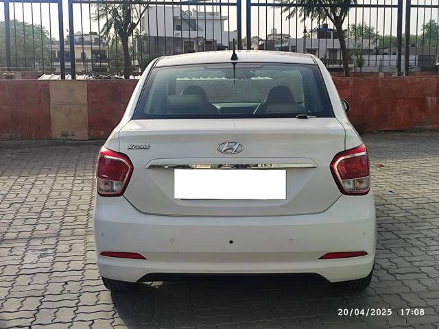 https://images10.gaadi.com/usedcar_image/4510199/original/processed_bd67e13194dd842c2e5674bbc55a3040.jpeg?imwidth=6402