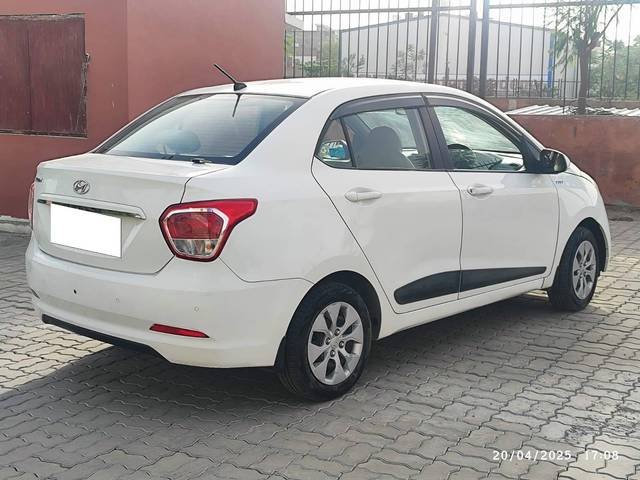 https://images10.gaadi.com/usedcar_image/4510199/original/processed_c5ca6f92af1d69c11098ae4ab3c77147.jpeg?imwidth=6401