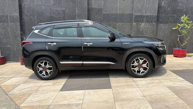 https://images10.gaadi.com/usedcar_image/4510202/original/processed_028ad722e7332391833ff837bf879311.jpg?imwidth=6401