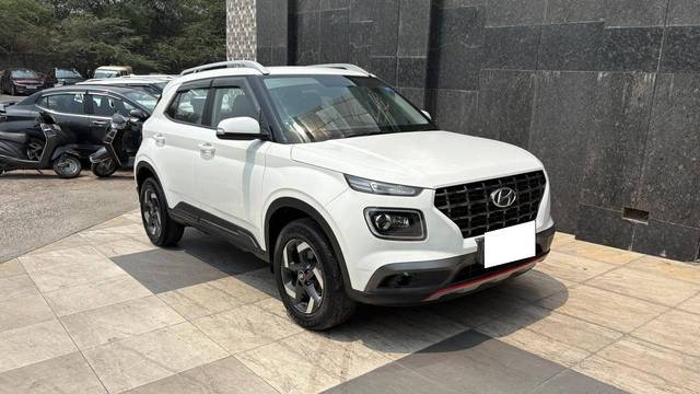 https://images10.gaadi.com/usedcar_image/4510204/original/processed_4c650939bf173f331ba2002fbc29512d.jpg?imwidth=6400