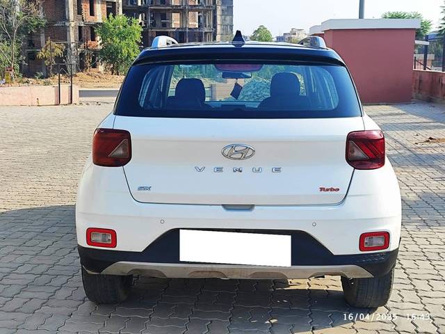 https://images10.gaadi.com/usedcar_image/4510207/original/processed_3bc16e0e75898eb24122c9b281496131.jpeg?imwidth=6401
