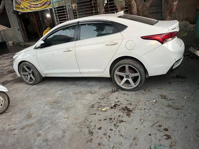 https://images10.gaadi.com/usedcar_image/4510212/original/0faddd9e-3ff8-4171-98cc-bdba2f226ae8.jpg?imwidth=6400