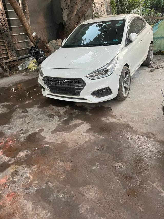 https://images10.gaadi.com/usedcar_image/4510212/original/7576c38e-1dce-4578-9c8c-4cf915952f57.jpg?imwidth=6401