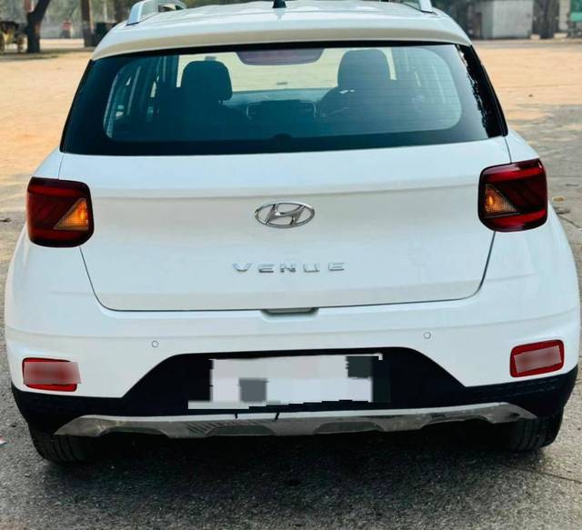 https://images10.gaadi.com/usedcar_image/4510252/original/processed_320f7035350b3be8cb524037b03966ca.jpg?imwidth=6402