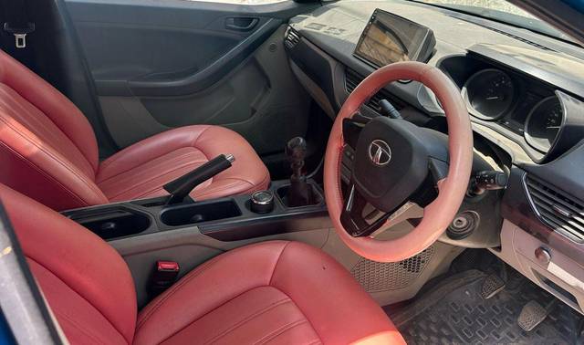 https://images10.gaadi.com/usedcar_image/4510255/original/a7c70391df5ab104a05b349db9424708.jpg?imwidth=6401