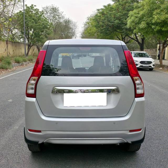 https://images10.gaadi.com/usedcar_image/4510262/original/processed_bd2bd487c0162b53c63ba09dd47aaded.jpg?imwidth=6402