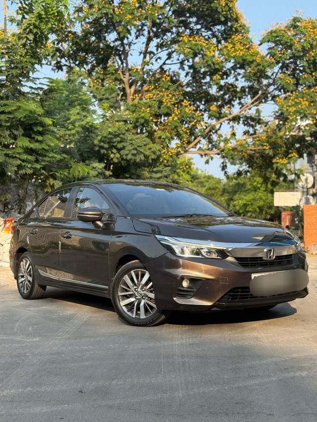 https://images10.gaadi.com/usedcar_image/4510276/original/6ec406a01737329ed9872eccbaacf50d.jpg?imwidth=6400