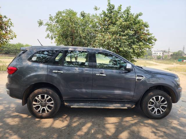 https://images10.gaadi.com/usedcar_image/4510294/original/121f6eaa989ae9532b3ecfa32bbb9fad.jpg?imwidth=6401
