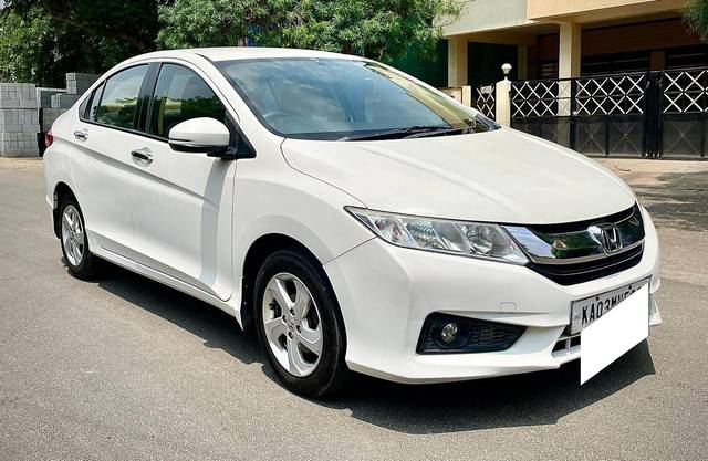 https://images10.gaadi.com/usedcar_image/4510297/original/processed_baf484768c6ad94df25342f5804ef3c3.jpg?imwidth=6400