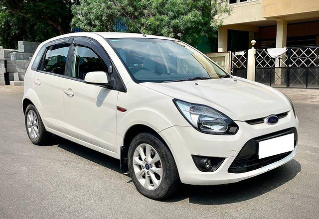 https://images10.gaadi.com/usedcar_image/4510300/original/processed_6169cbe0ea64333d772adfde080030d3.jpg?imwidth=6400
