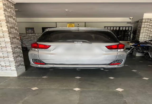 https://images10.gaadi.com/usedcar_image/4510306/original/1206939a-32c4-40f5-b10d-7989c78405d8.?imwidth=6401