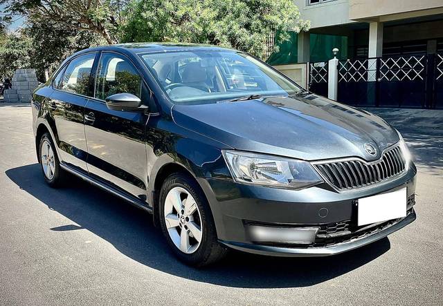 https://images10.gaadi.com/usedcar_image/4510316/original/processed_53ba02b0782b91aba7c977b84da3984d.jpg?imwidth=6400