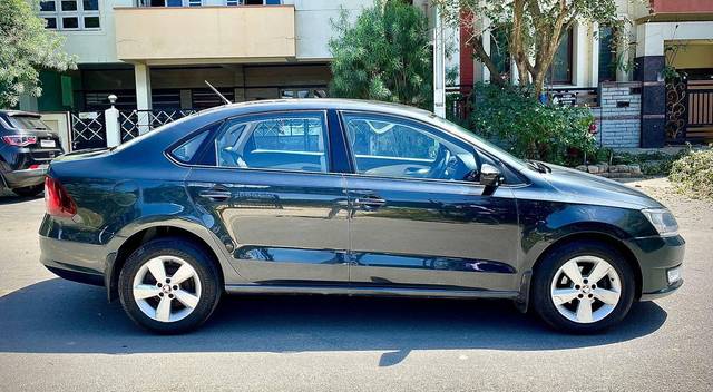 https://images10.gaadi.com/usedcar_image/4510316/original/processed_99920d73771aad5e8c108c2281ea74a6.jpg?imwidth=6401