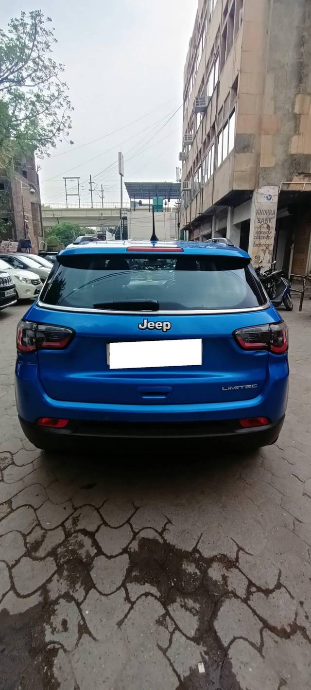 https://images10.gaadi.com/usedcar_image/4510323/original/processed_1b5a8731cc54b00d2292d2eda9a88515.jpg?imwidth=6401